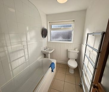 2 bedroom terraced house to rent - Photo 4