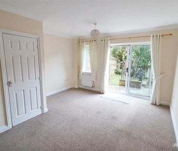 3 bedroom terraced house to rent - Photo 3