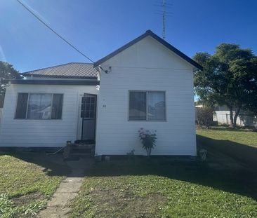 Renovated 3 Bedroom House - Photo 3