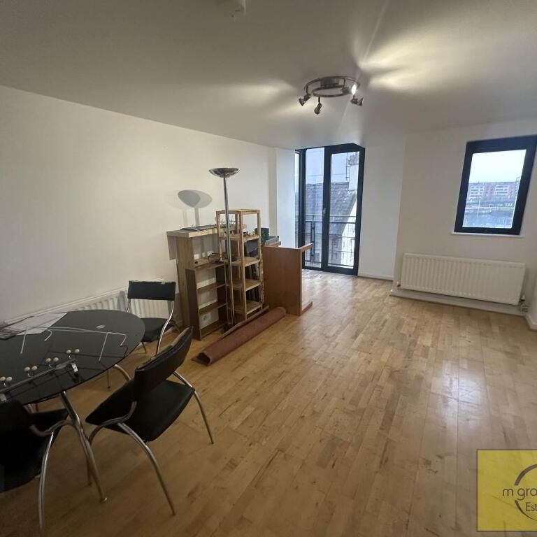 Apartment 8 17 Queens Square, Belfast, BT1 3FF - Photo 1