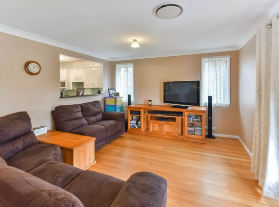 Spacious Family Home in Macquarie Fields - Photo 1