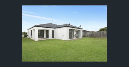 Immaculate & Central Family Home - Photo 3