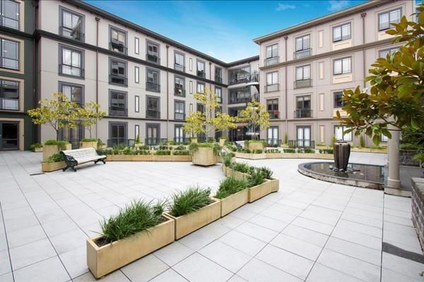 Ready-to-move-in Fully Furnished unit & 2 Carparks - Photo 1