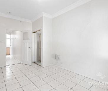 APARTMENT CLOSE TO IT ALL! - Photo 1