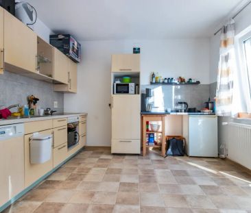 SEHR SCHÖNE UND MODERNE EINLIEGERWOHNUNG MIT TERRASSE UND BLICK INS... - Photo 6