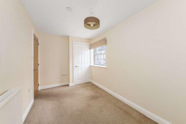 St. Edmunds Lane, Abingdon, OX14 - Photo 1