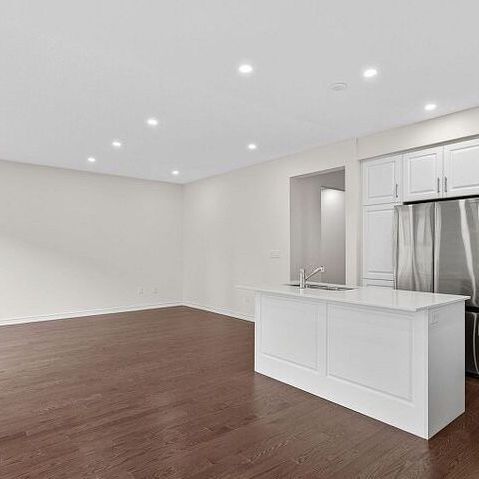 For Lease - 11 Phoenix Boulevard, Barrie, Ontario - Photo 1