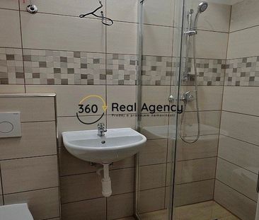 Pronájem bytu 1+1 49 m², Na Jezerce 1028, Praha - Photo 3