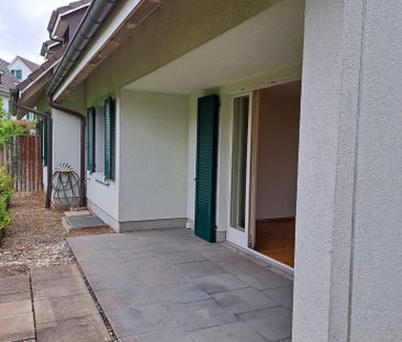 GROSSE 3-ZIMMERWOHNUNG MIT GARTENSITZPLATZ IM SCHÖNEN PFEFFINGEN - Foto 4