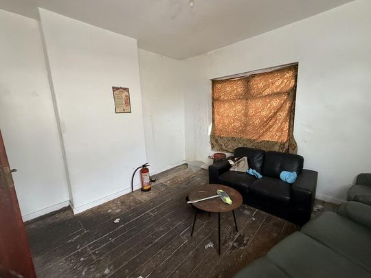 2 bedroom end of terrace house to rent - Photo 1