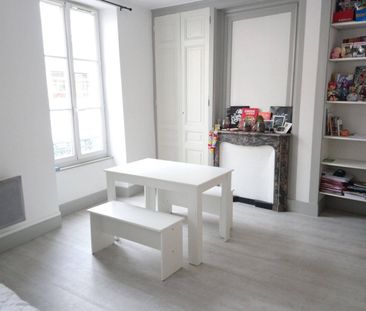 Location appartement 1 pièce 28 m² à Bourg-en-Bresse (01000) - Photo 2