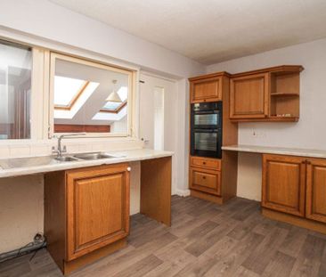 Semi Detached in Gelt Road, Brampton - Photo 1