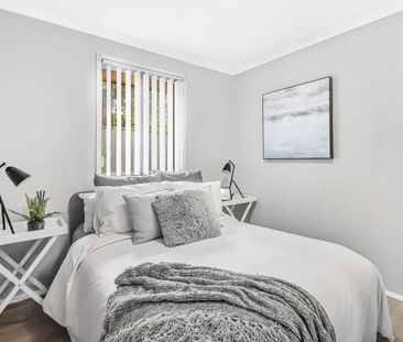 Perfect Blend of Comfort and Convenience in Cranebrook - Photo 3