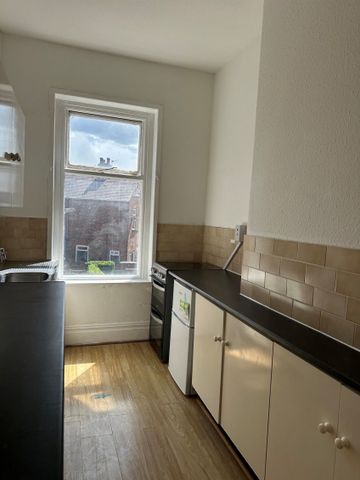 Flat 3 17, Derbyshire Lane, Manchester, M32 - Photo 5