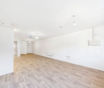Phoenix Court, Hawkins Road, Colchester, CO2 8ZE - Photo 6