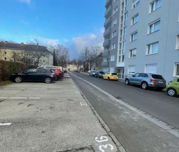Helle 2-Zimmer-Wohnung mit Balkon im 4. Obergeschoss (mit Lift) – 4... - Photo 3
