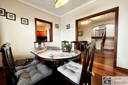 FURNISHED FAMILY HOME IN QUIET CUL-DE-SAC LOCATION - Photo 5