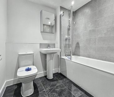 2 bedroom end of terrace house to rent - Photo 2