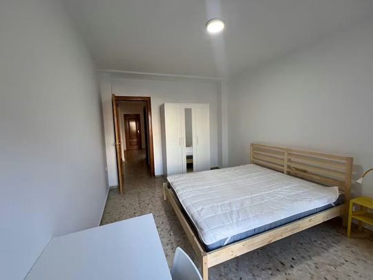 Carrer de Josep Benlliure, Valencia, Valencian Community 46011 - Photo 1