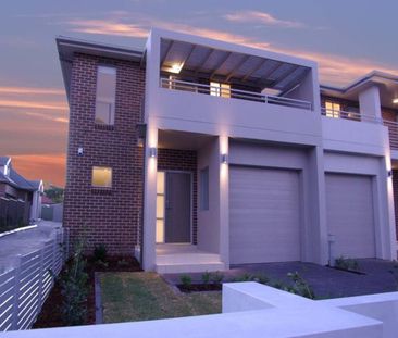 Modern 4 Bedroom Duplex Style Townhouse - Photo 6