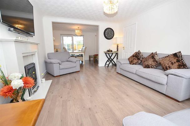 Reedfield, Reedley - Photo 1