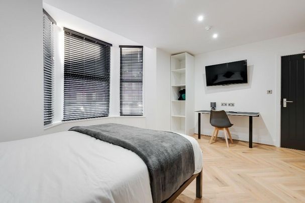 6 bedroom house to rent - Photo 1