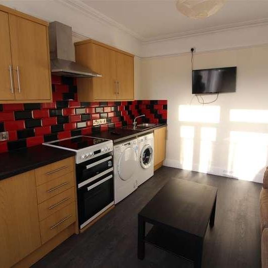 Devonshire Road, **student Apartment** Student Apartment **, Southampton, SO15 - Photo 1