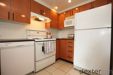 1688 Robson St #301 - Photo 2