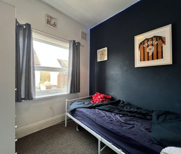 The Newlands, Cottingham Road - Photo 4