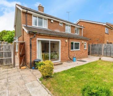 4 Beds - Detached house - - Photo 6