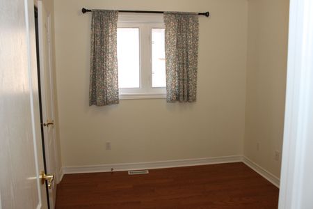 For Lease - 424 Oaktree Circle, Mississauga, Ontario - Photo 5