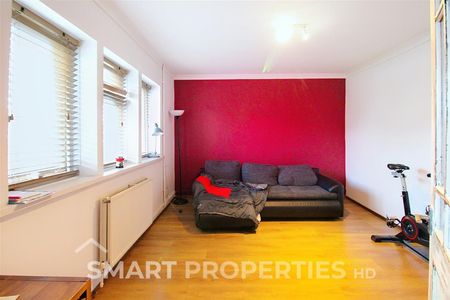 Thorp Pyn Croft, Huddersfield - Photo 2