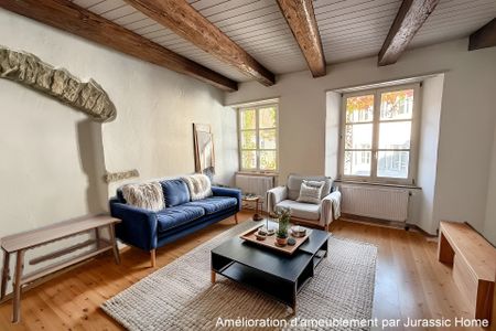 Charming apartment in the old town with character and shared garden - Photo 2