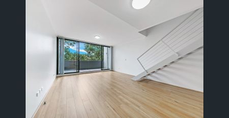 Split Level Apartment - Photo 2