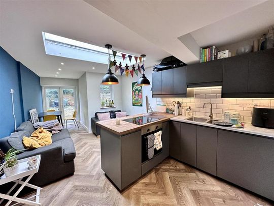 4 bedroom house to rent - Photo 1