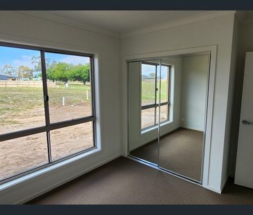 Perfect Modern Family Home! - Photo 2