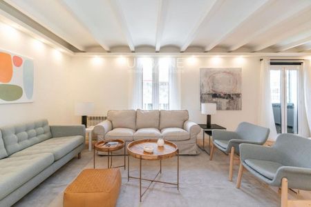 Exclusivo y luminoso piso reformado en finca señorial del Eixample, Barcelona | Disponible a partir de febrero para alquiler temporal - Photo 3