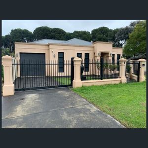 4 Spaxton Crescent, Craigmore, SA 5114 - Photo 2