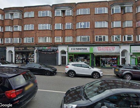 5 Bed Semi-Detached House, Bridge Court, E10 - Photo 1