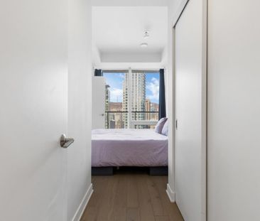 1188 Rue St-Antoine O., app.3708, H3C 1B4, H3C 1B4, Montréal - Photo 4