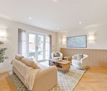 A well-presented four-bedroom detached family home with versatile l... - Photo 3