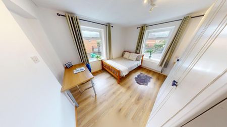 5 bedroom flat to rent - Photo 4