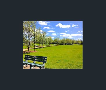 TWO BEDROOM TOWNHOUSE IN IDEAL LOCATION - Photo 5