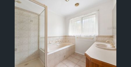 Perfect Family Home walking distance to Bentons Junior College - Photo 4