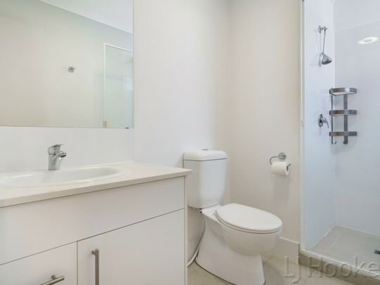 Charming Family Home - Photo 1