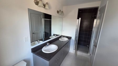 For Lease - 10 poett Avenue, Stratford, Ontario - Photo 2