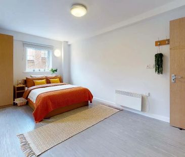 Silver En Suite - Photo 6