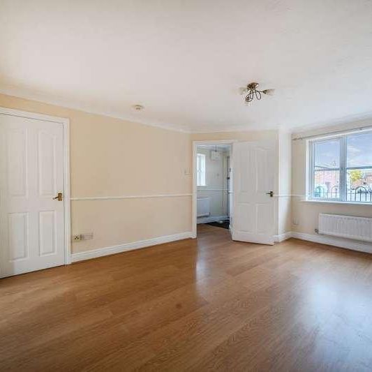 Rixons Meadow, Aylesbury, HP19 - Photo 1