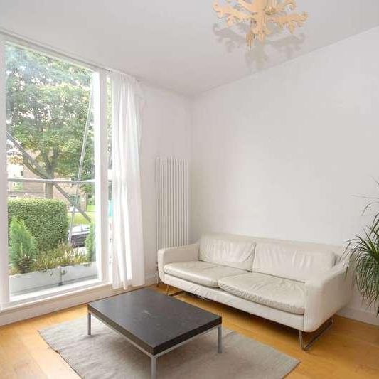 Mortimer Crescent, St John's Wood, NW6 - Photo 1