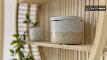 valencia, Valencian Community 46022 - Photo 2